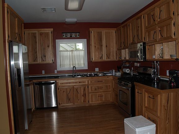 2nd image of 212 Bayou Bend Dr