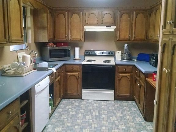 4th image of 3760 Happiness Ave SE