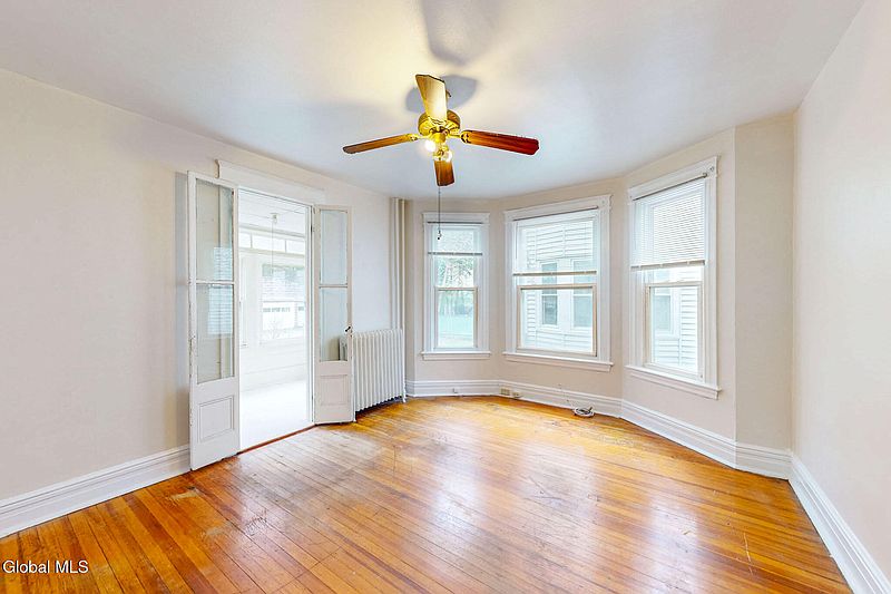 3rd image of 227 Delaware Avenue