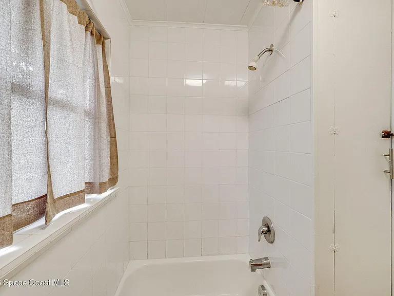 108 Avenue D E — Photo 21