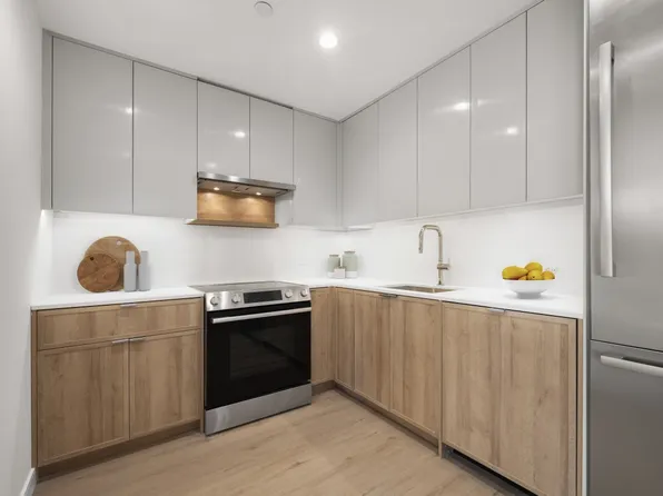 1975 Madison Avenue image 4 of 20