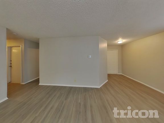4th image of 8238 Bent Meadow Dr