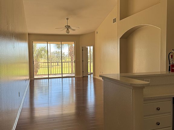 4th image of 366 Enclave Dr