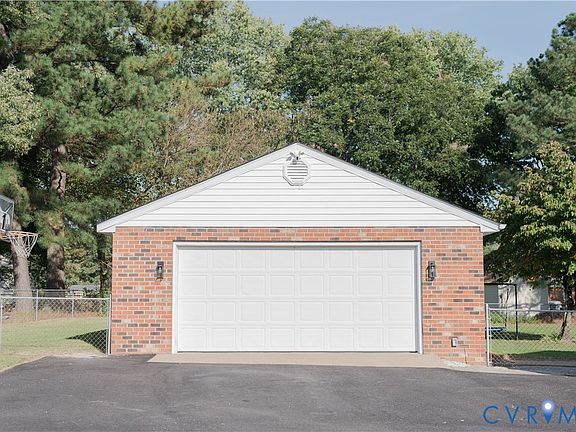 2nd image of 7384 Ridge Hill Ln