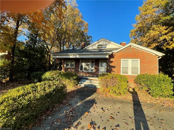 2012 Chapel Hill Rd, Burlington, NC 27215