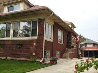 7117 S Paxton Ave, Chicago, IL 60649