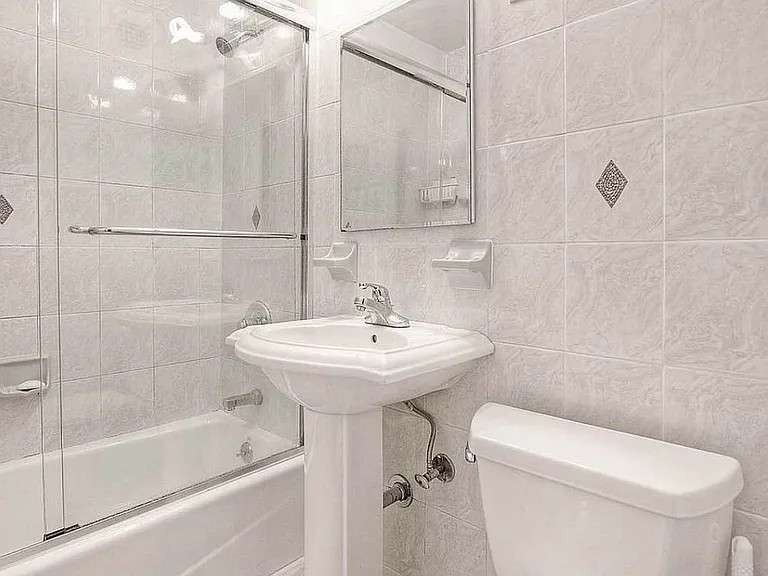 330 W 45th St #4K — Photo 6