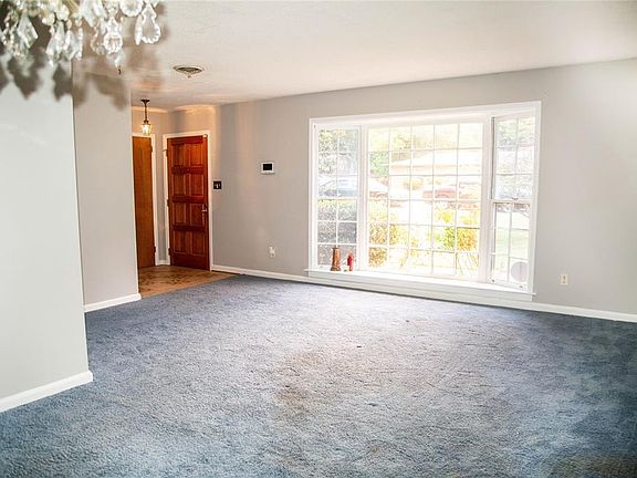 4th image of 1936 Cottingham Dr