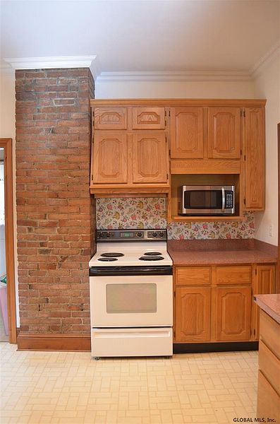 5th image of 14 PARSON Avenue
