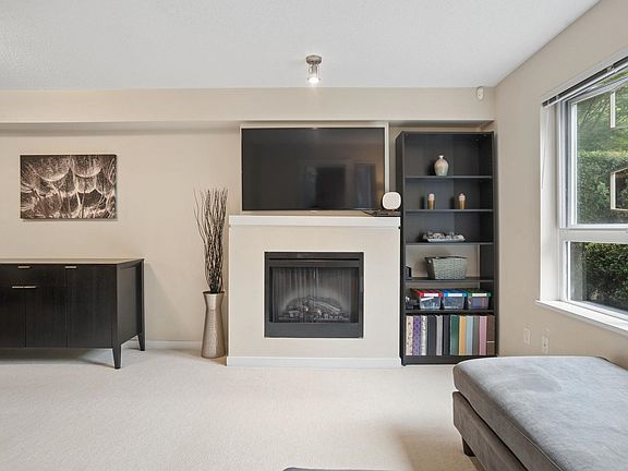 3rd image of 4723 Dawson St #114