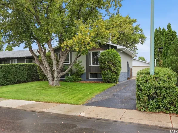 210 Lloyd CRESCENT, Saskatoon, SK S7L 4Z1