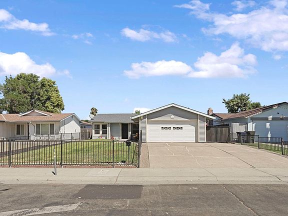 3rd image of 7927 Deer Creek Dr