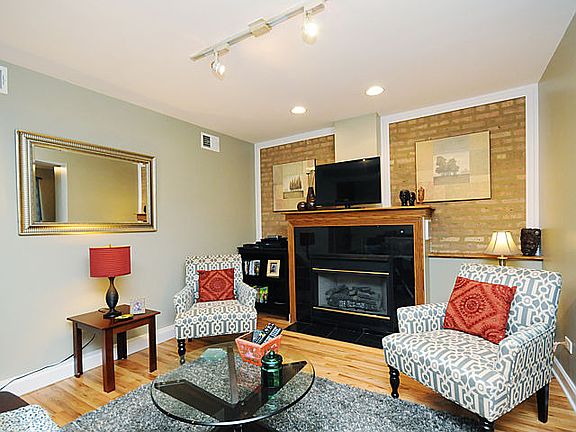 3rd image of 6164 N Winthrop Ave APT 1N