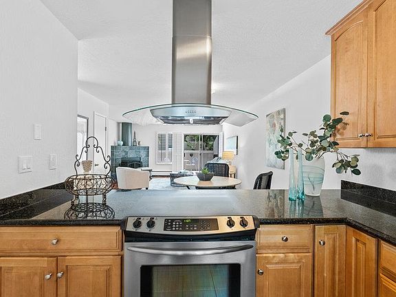 4th image of 165 Okeefe St APT 11