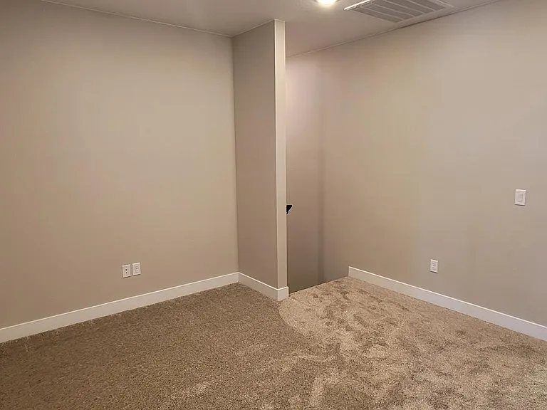 2875 Cody Dr #4 — Photo 3