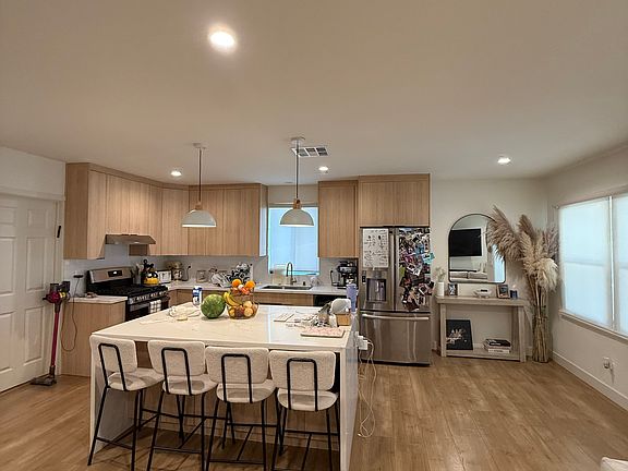 3rd image of 6328 Camellia Ave
