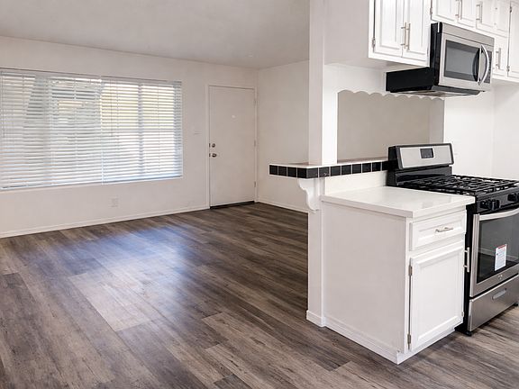 5th image of 1853 Chestnut Ave #5