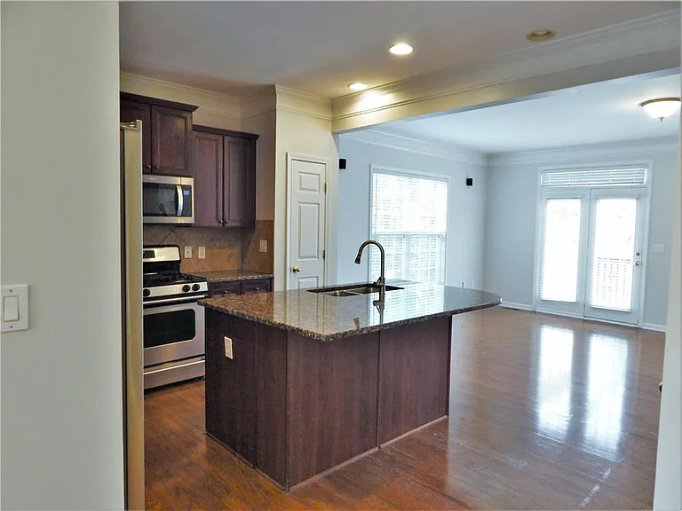 10829 Yorkwood St — Photo 16