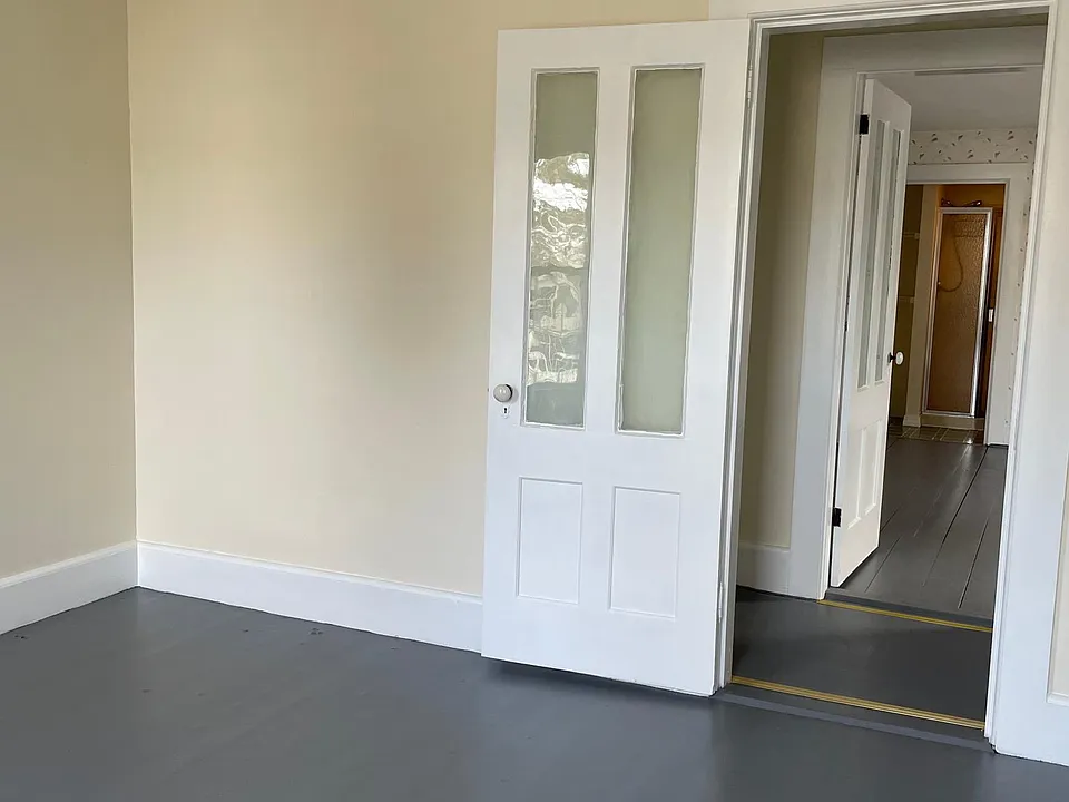 108 High St #3
