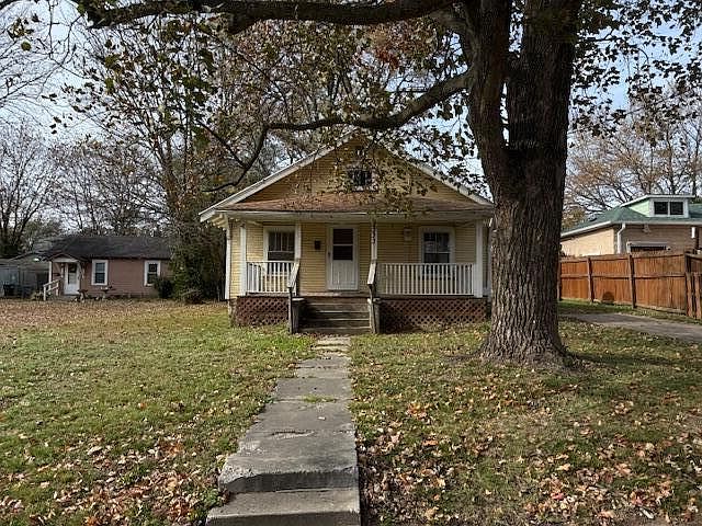1st image of 2333 N Lyon Avenue