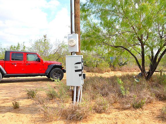 5th image of 229 Four Points Rd
