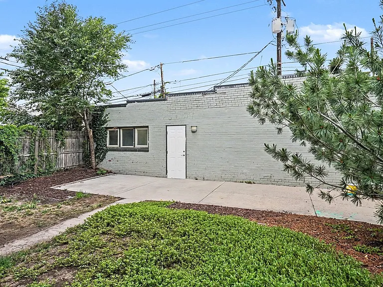1301 S Lincoln St #B — Photo 1