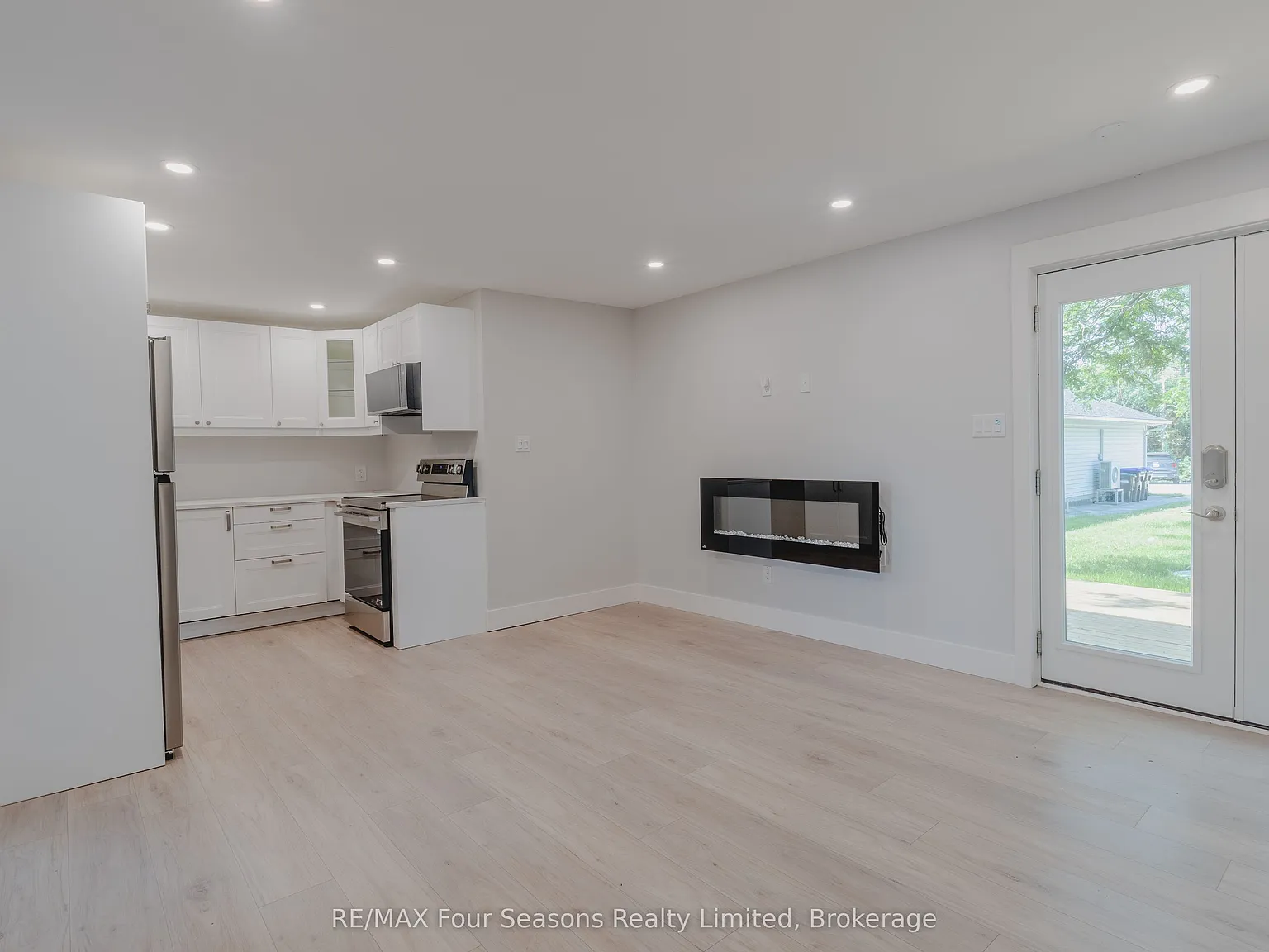 2 bed, $2,200 — Photo 3