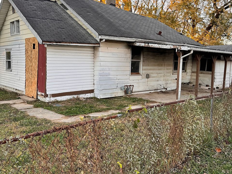 2nd image of 1656 Nelson Ave