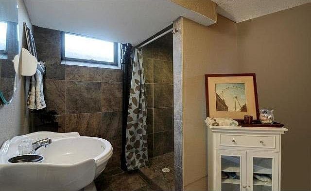 2nd image of 6241 Garfield Avenue