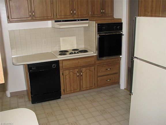 4th image of 847 Bayridge Blvd