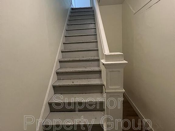 3rd image of 209 1/2 Cherry St