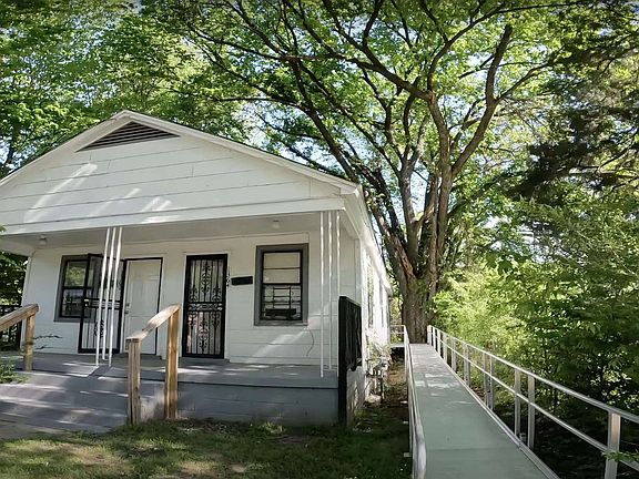 5th image of 1362 Gleason Ave