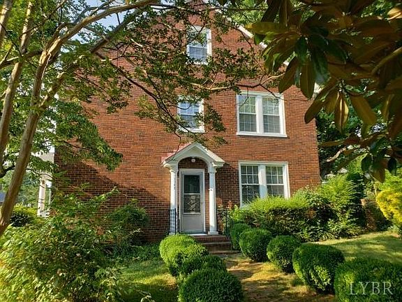 4th image of 1702 Richmond Ave