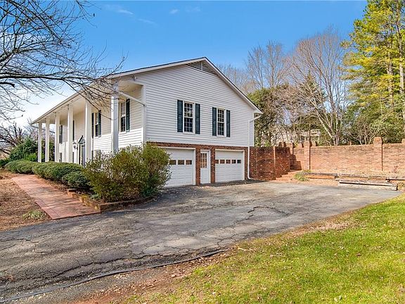 4th image of 249 Riverwood Dr