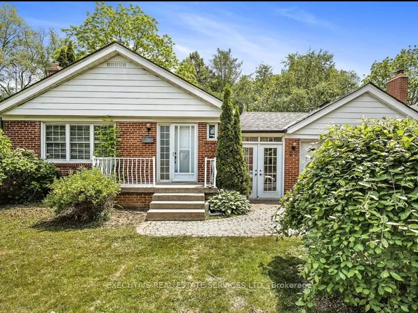 17 Brinloor Blvd, Toronto, ON M1M 1L3