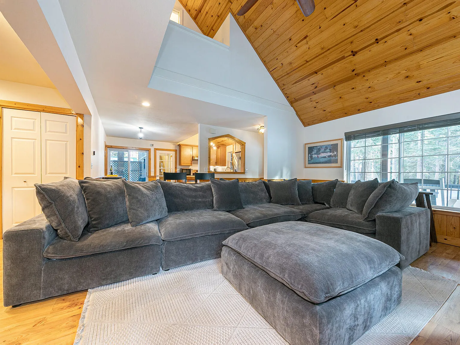 4 bed, 1878 sqft, $7,000 — Photo 3