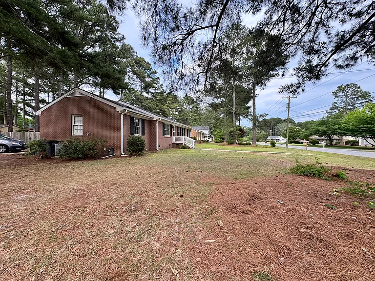 3020 Berkley Dr — Photo 17