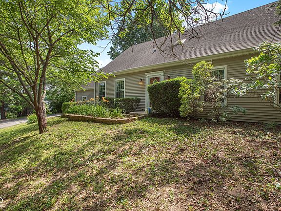 2nd image of 170 Byram Blvd