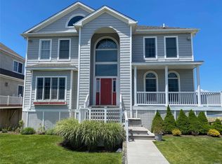 670 Dune Rd, Westhampton Beach, NY 11978