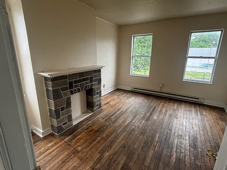 244 S Duke St #3 — Photo 2