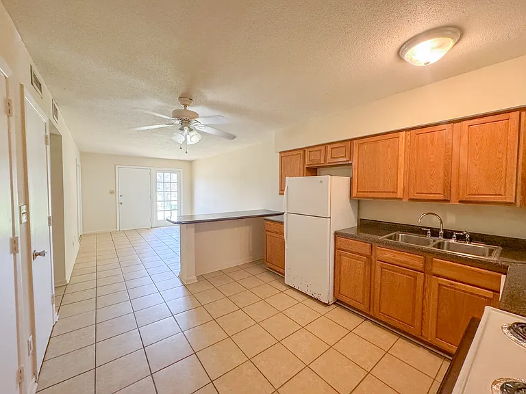 Greenbriar Garden Homes — Photo 40