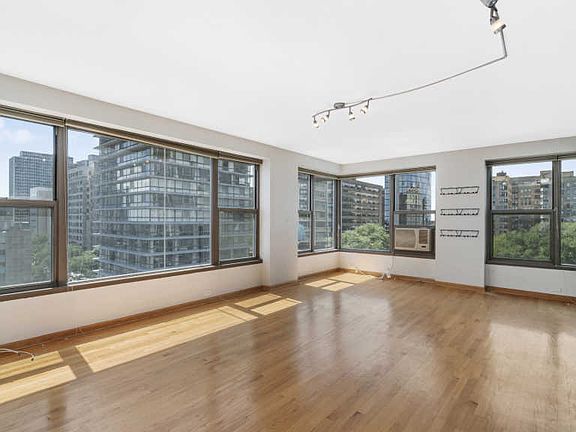 2nd image of 2970 N Lake Shore Dr APT 10F