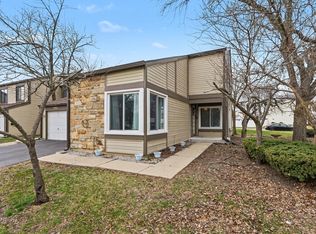554 Alton Ct, Carol Stream, IL