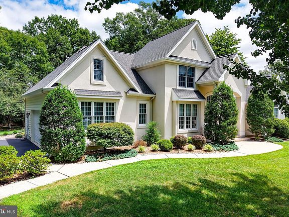 3rd image of 29887 Fortune Cir