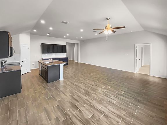 5th image of 10008 Ginkgo Ln