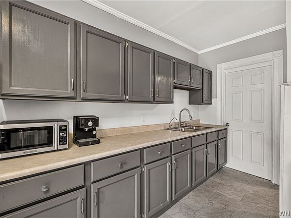 5th image of 274 Hoyt St