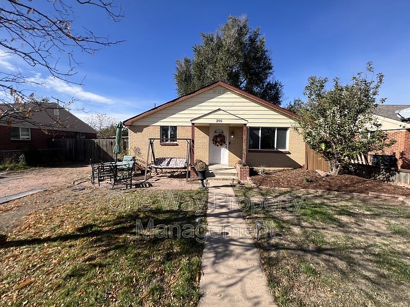 1st image of 205 16th Avenue Ct