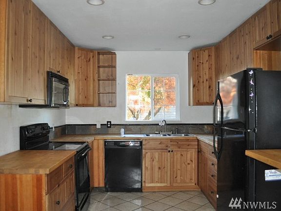 4th image of 8412 E E St