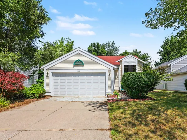 715 Springwood Dr SE, Kentwood, MI 49548