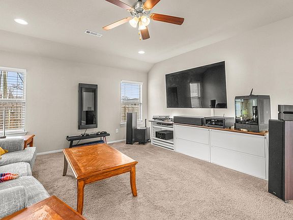 3rd image of 2431 Lancashire Ln